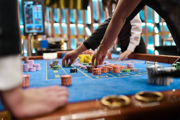 slot bohongan menu showing games and Liga 1 sports sections side by side